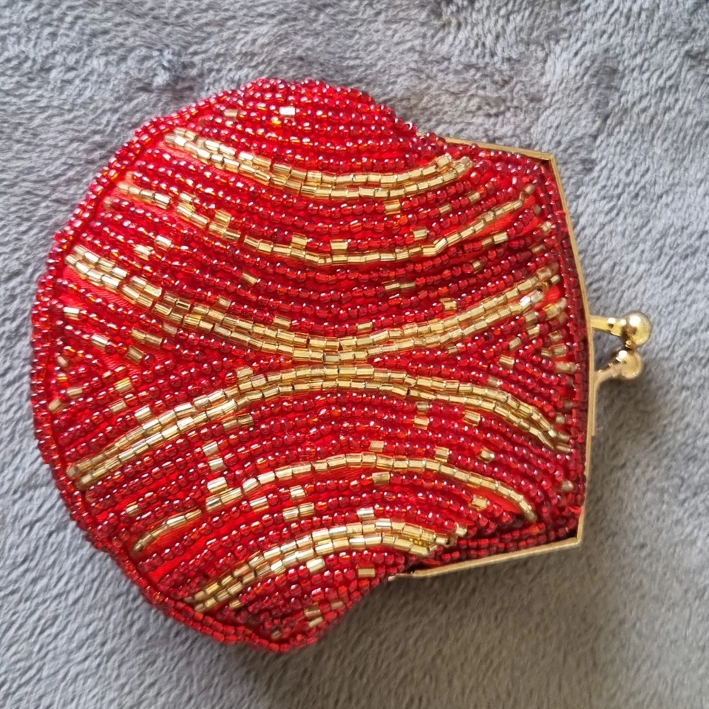 Vintage red and gold beaded purse - Picture 4 of 5
